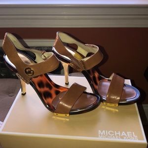 michael kors leather heel brand new worn once